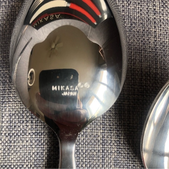 Vintage Mikasa Braid G4113 set of 5 flatware in red and silver made in J… - Picture 4 of 5
